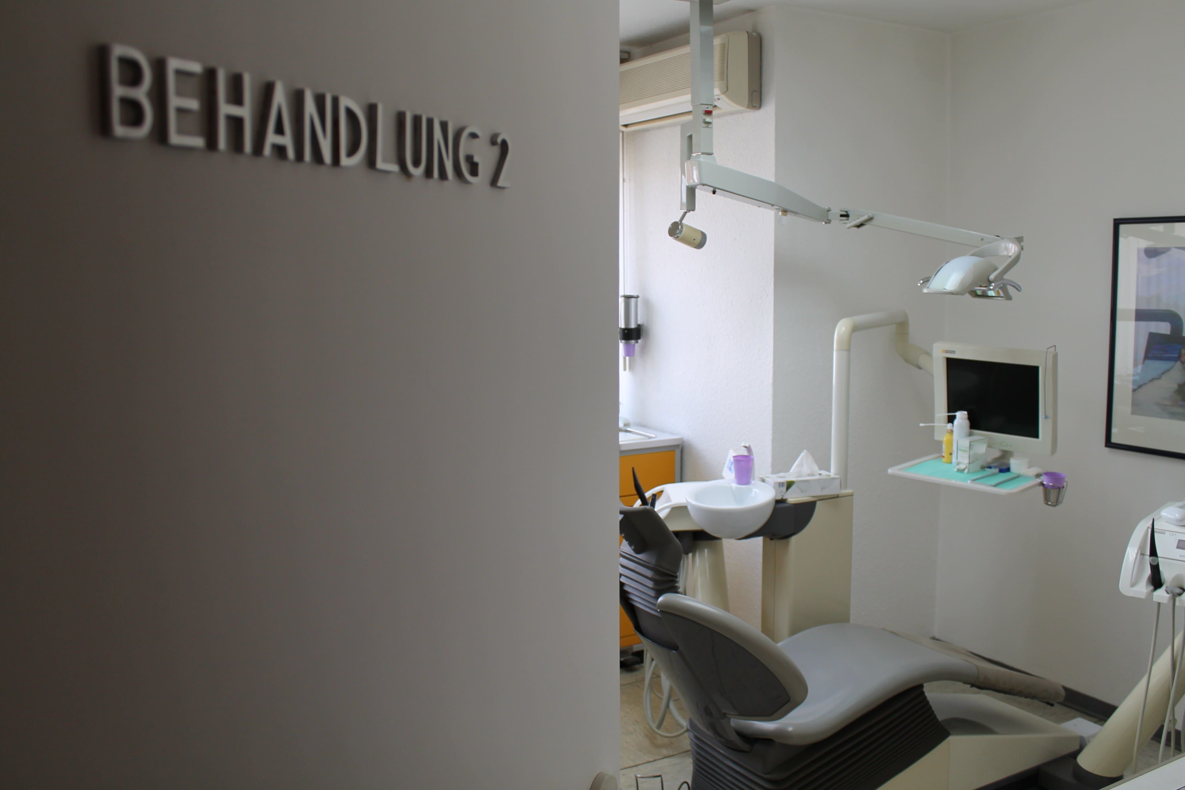 Behandlungszimmer-2